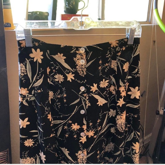 Vintage floral maxi skirt - Picture 3 of 4